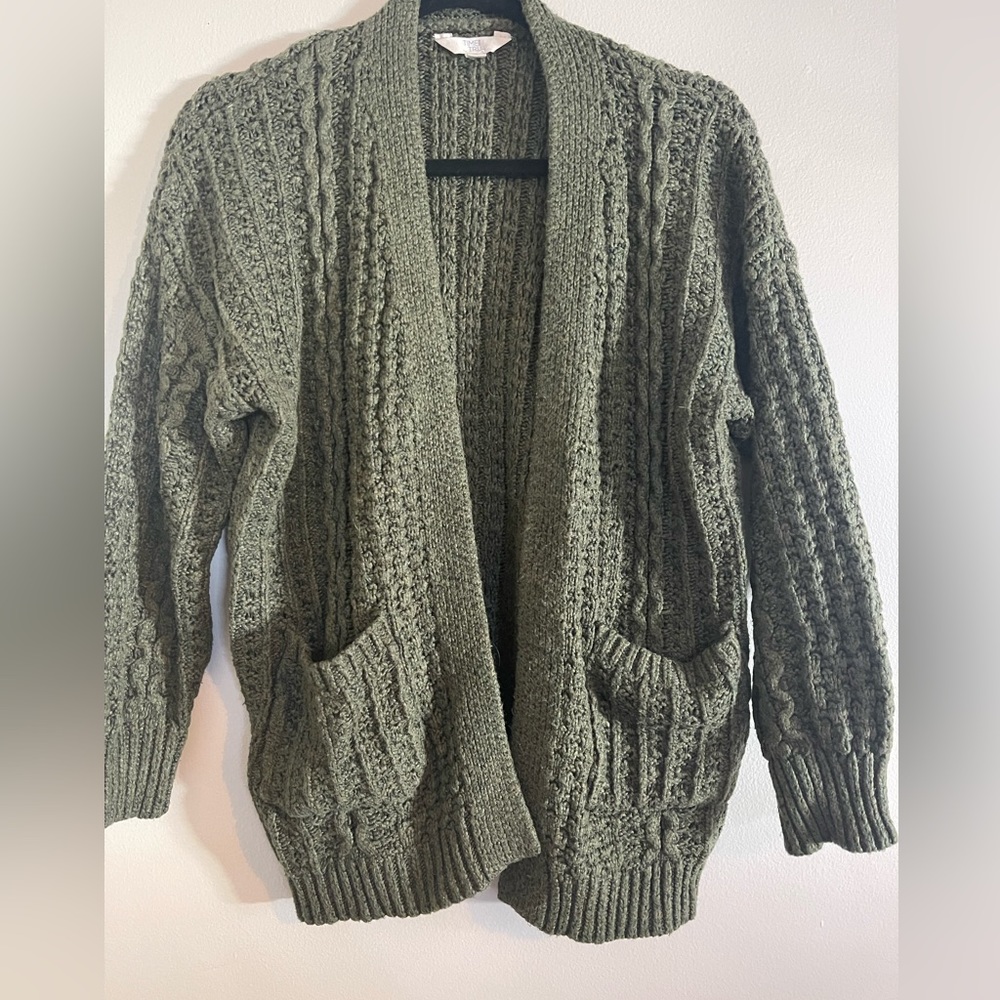 Dark green long sleeve knit cardigan size:M